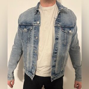 Levi’s men’s blue jean jacket